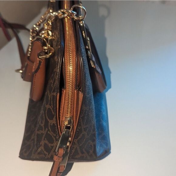 CALVIN KLEIN HAYDEN STYLE CROSSBODY BAG ITS A BEAUTY ♥️ - Picture 4 of 11